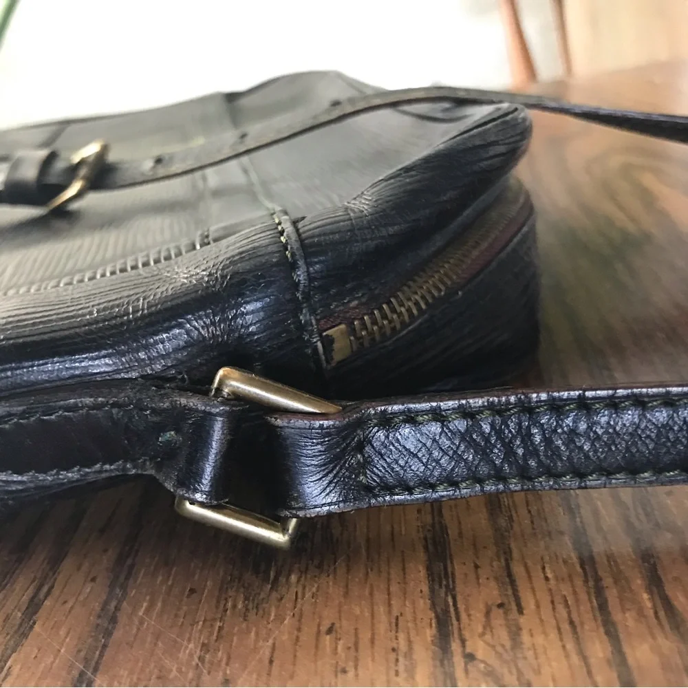 Louis Vuitton Crossbody Bag - Picture 3 of 13